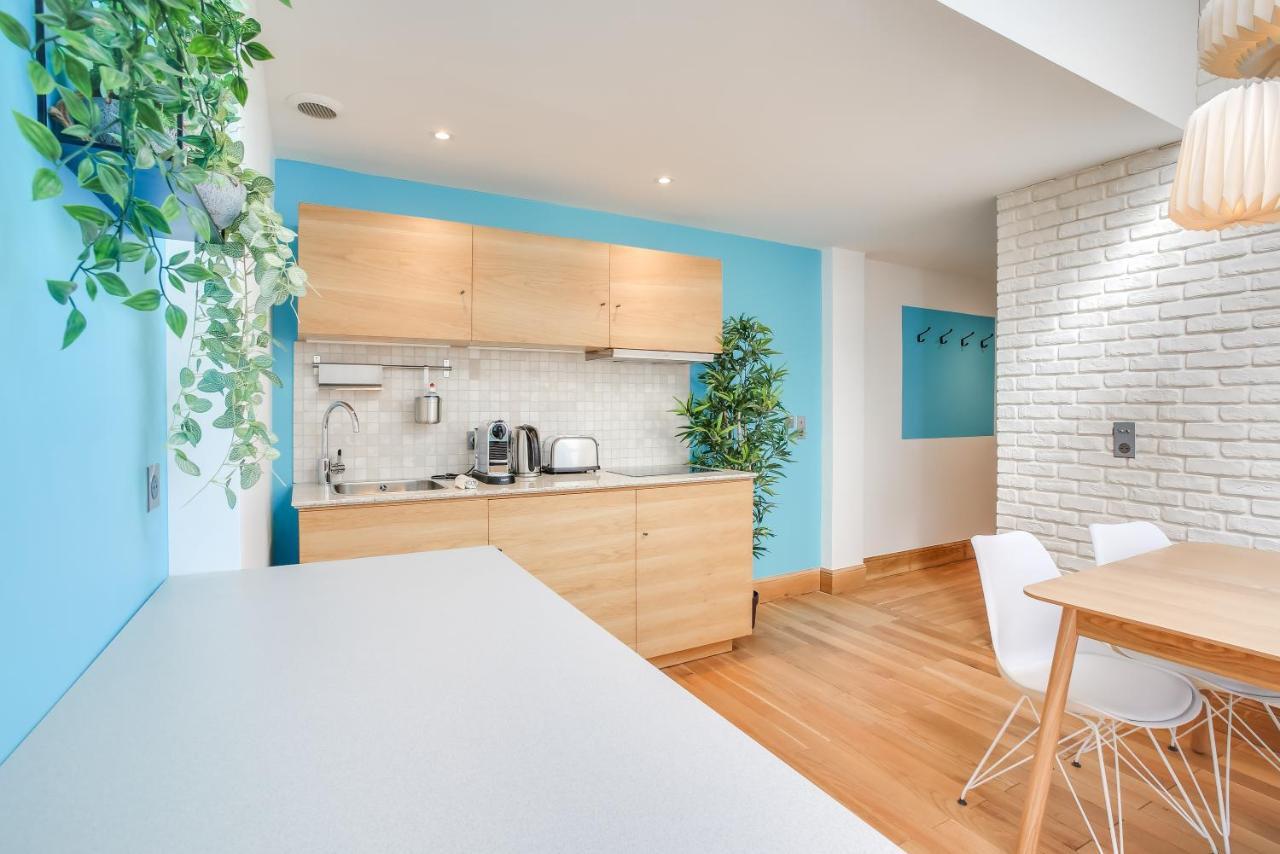 Apartment Rent A - *